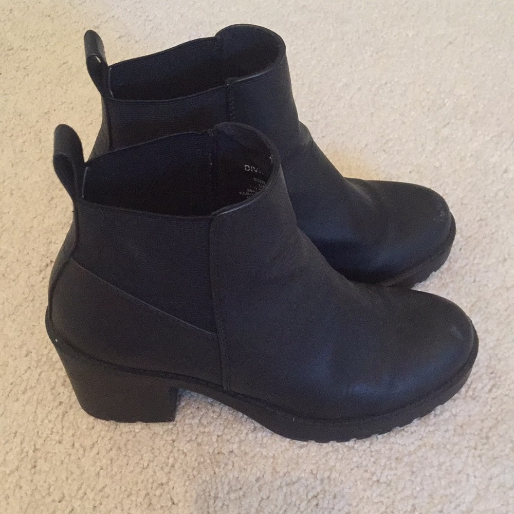 Cute black heeled booties